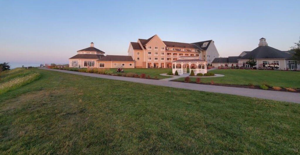 This Ohio State Park Puts Lake Erie Beaches Minutes From Wine Country