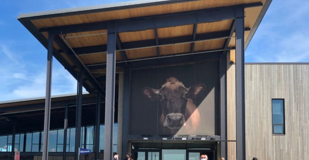 This Oregon Experience Lets You Watch the Magic Happen Inside a Famous Creamery