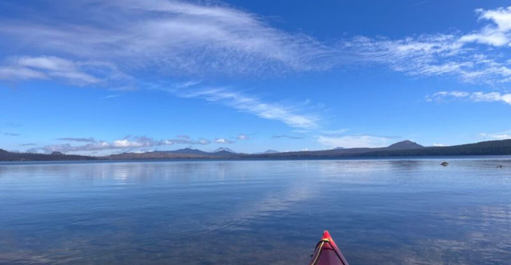 This Oregon Lake Near Willamette National Forest Feels Like a Mirror on Calm Days