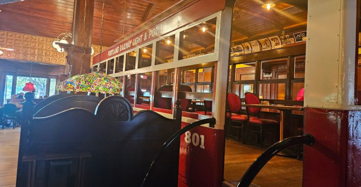 This Oregon Restaurant Lets You Enjoy Italian Classics Inside a Beautiful Vintage Trolley Car