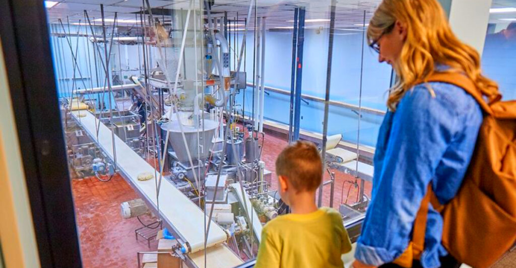 This Pennsylvania Factory Tour Lets You Watch Thousands of Fresh Chips Being Made – and Sample Them Hot Off the Line