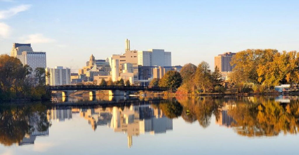 This Scenic Minnesota Town Combines Natural Beauty And Small-Town Charm For Retirees