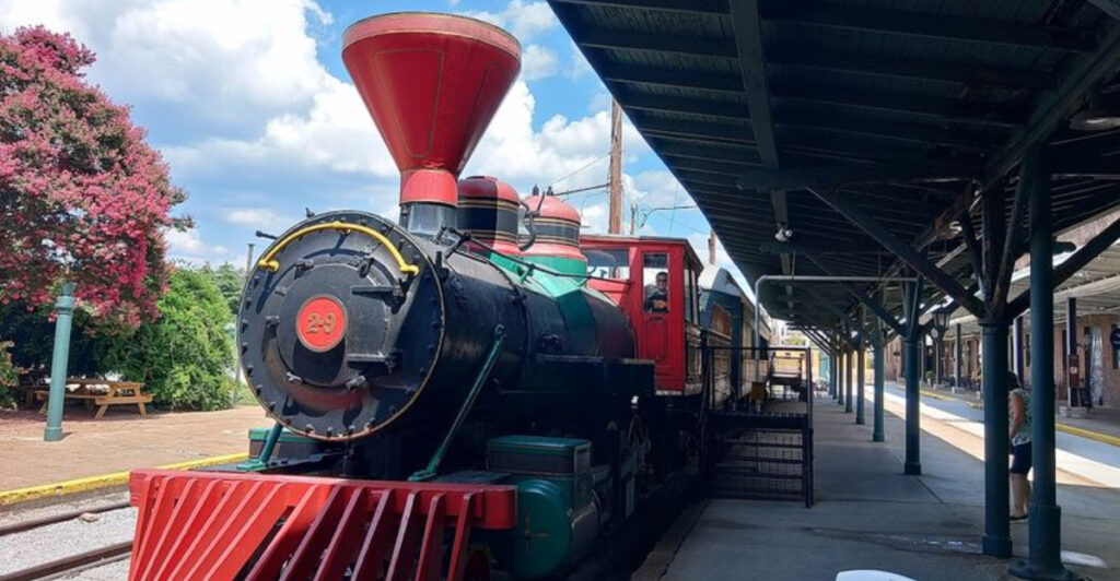 This Tennessee Train Station Became Chattanooga’s Most Nostalgic Weekend Stop