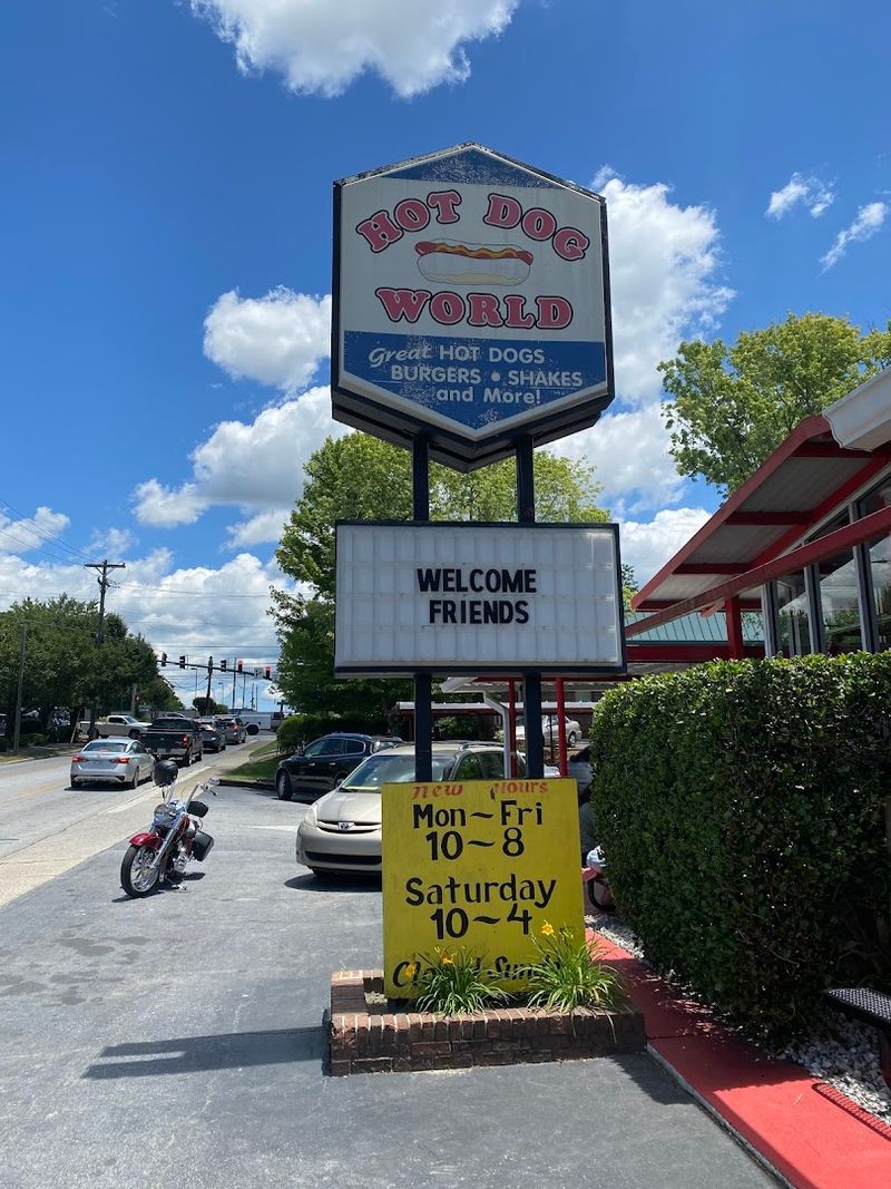 Tips for Visiting Hot Dog World in Hendersonville Tips for Visiting Hot Dog World in Hendersonville