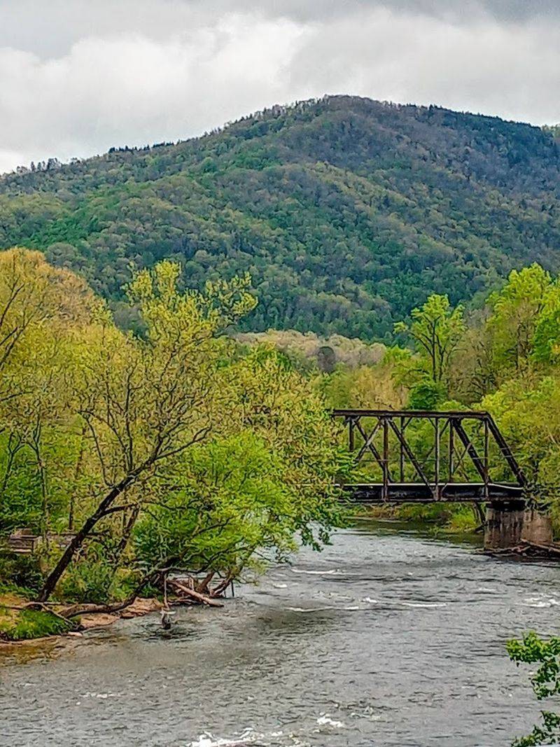 Tuckasegee River: Thrills and Tranquility in the Same Current Tuckasegee River: Thrills and Tranquility in the Same Current