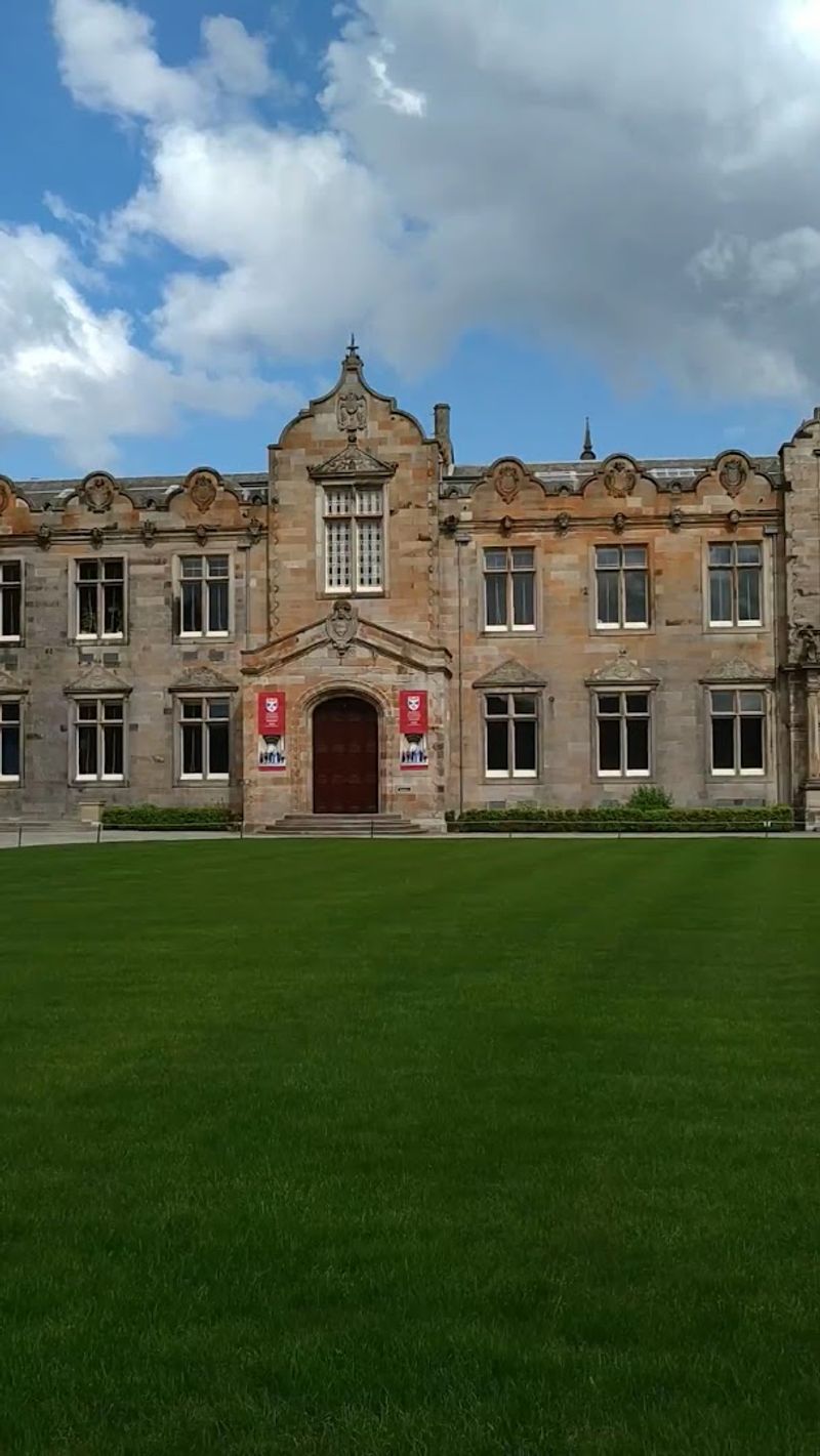 University of St Andrews (Scotland) University of St Andrews (Scotland)