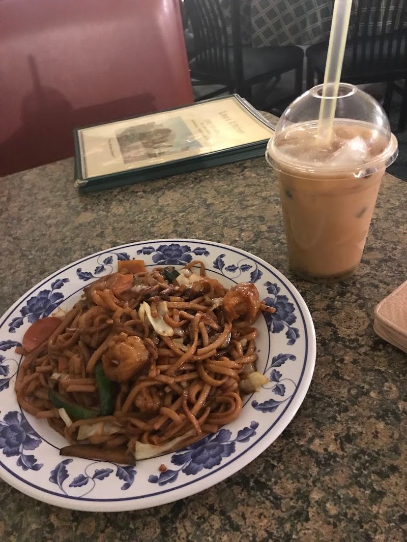 Vegetarian and Vegan Diners Are Welcome Here Vegetarian and Vegan Diners Are Welcome Here