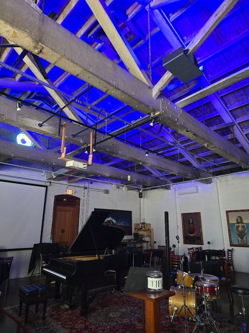 Vic's Jazz Loft and the Live Music Experience