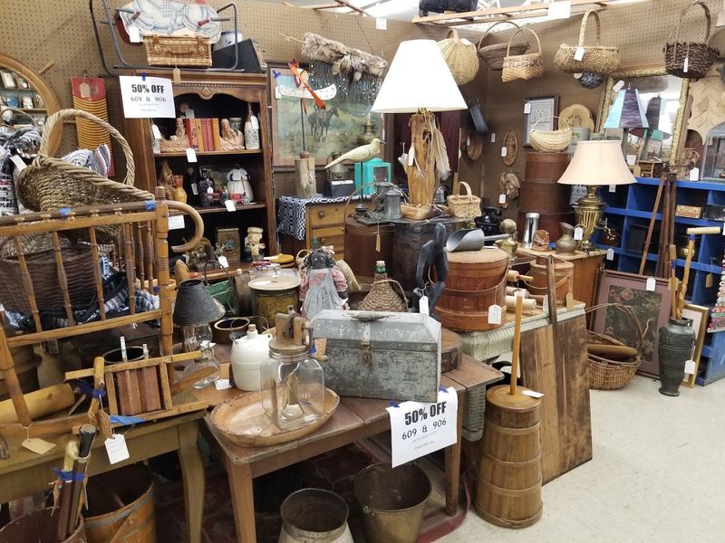 Vintage Furniture Worth a Second Look Vintage Furniture Worth a Second Look