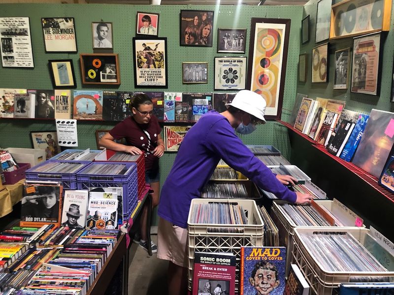 Vinyl, CDs, DVDs, and Comics Under One Roof Vinyl, CDs, DVDs, and Comics Under One Roof