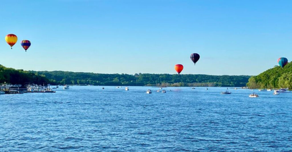 Visitors Keep Flocking to This Minnesota River Town And Locals Have Mixed Feelings