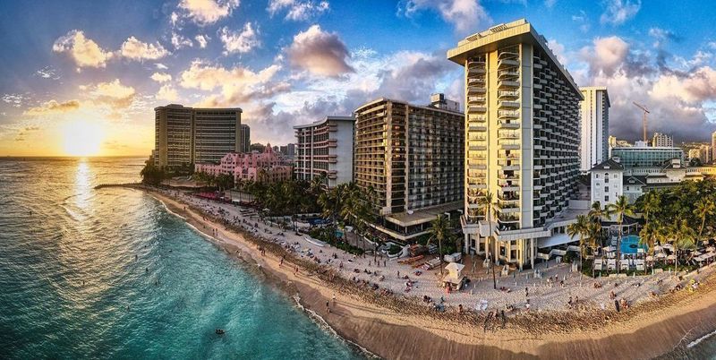 Waikiki Beach, Hawaii Waikiki Beach, Hawaii