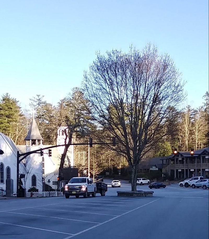 Welcome to Highlands, NC: The Town on the Plateau