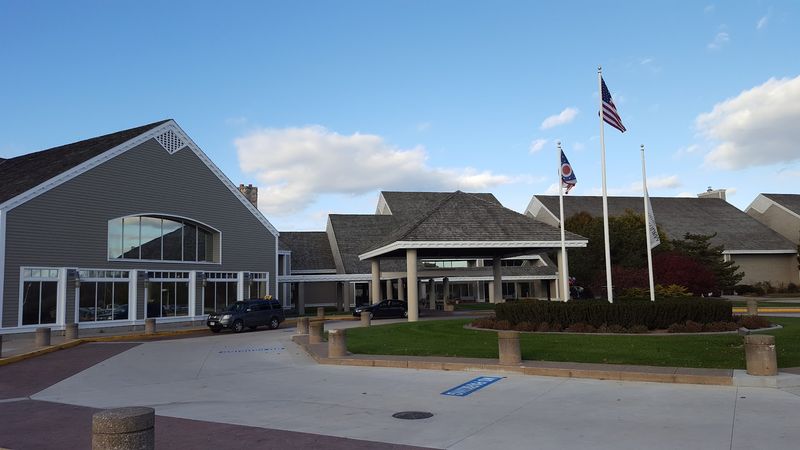 What Is Water's Edge Restaurant and Where to Find It