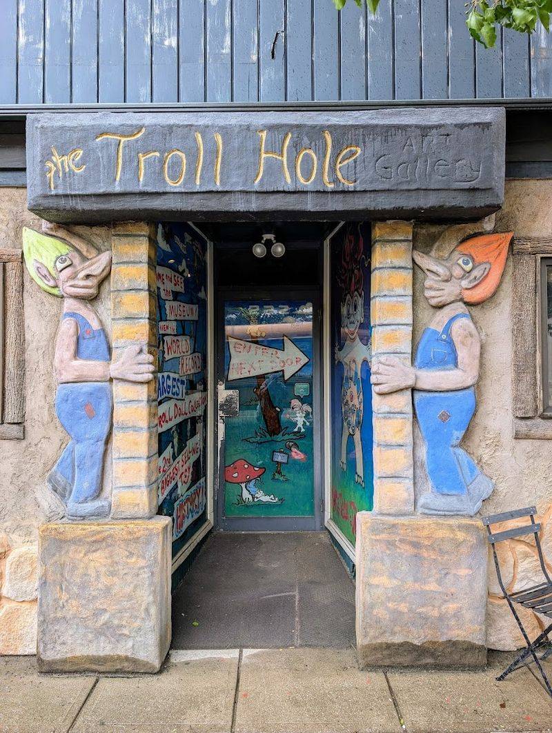 What Makes Alliance the Troll Capital of the World
