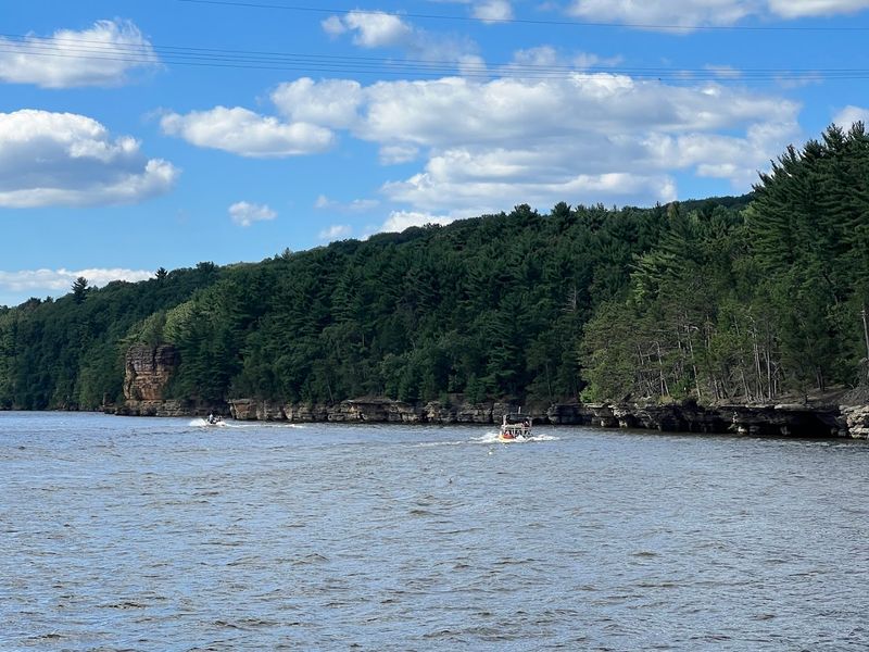 What Makes the Upper Dells Boat Ride Worth It Independently What Makes the Upper Dells Boat Ride Worth It Independently