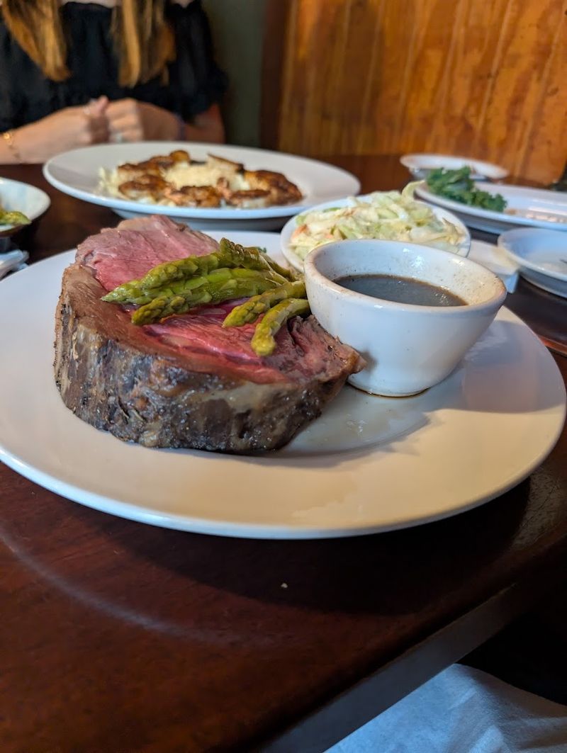 What Sets This Place Apart From Chain Steakhouses What Sets This Place Apart From Chain Steakhouses