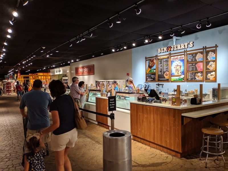What the Cafe and Snack Area Offer What the Cafe and Snack Area Offer