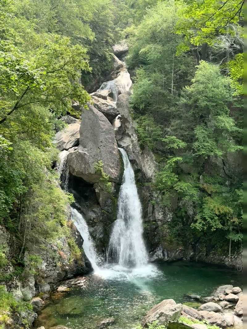 What the Falls Actually Look Like Up Close