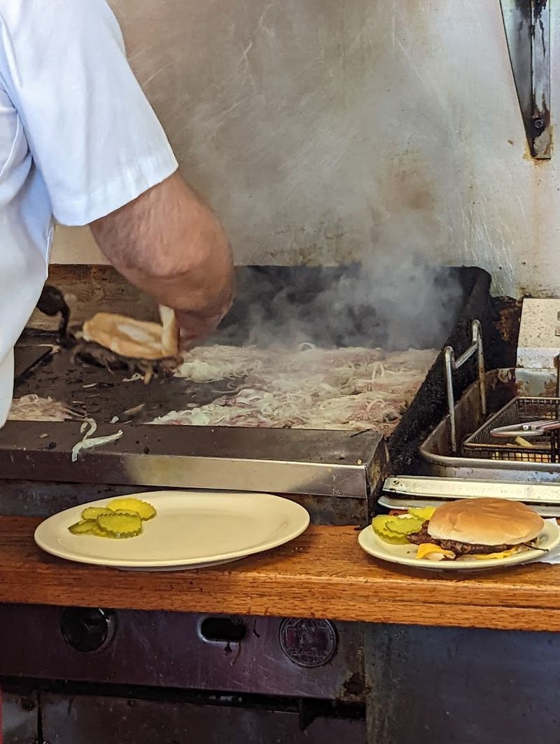 What the Flat Top Grill Tells You About the Food What the Flat Top Grill Tells You About the Food