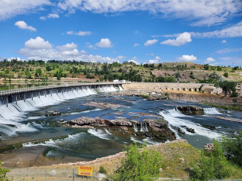 What the Great Falls of the Missouri Actually Look Like