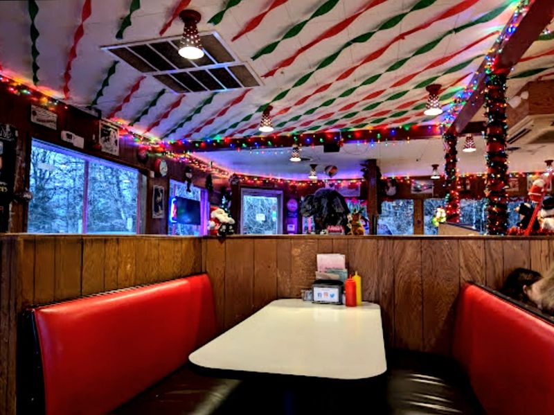 What the Regulars Know That First-Timers Are Still Figuring Out
