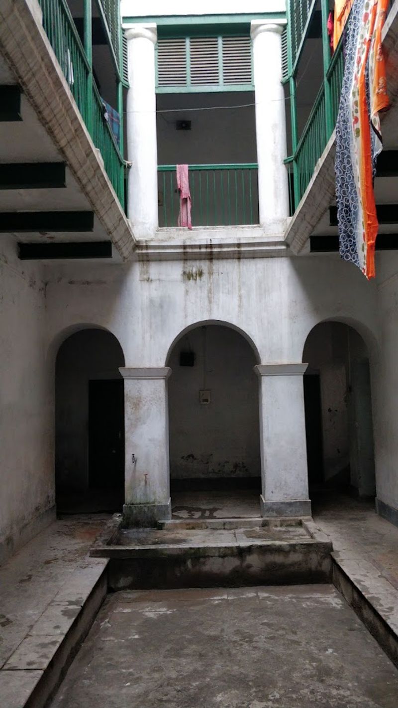 What the Rooms Are Like Inside What the Rooms Are Like Inside