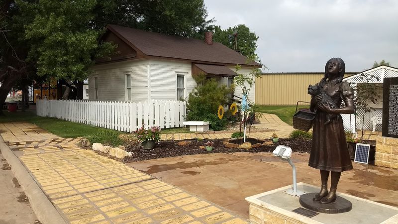 Where Dorothy Actually Lives: The Address and Setting