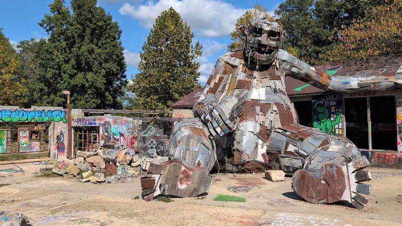 Where Exactly Big Rusty Lives Where Exactly Big Rusty Lives