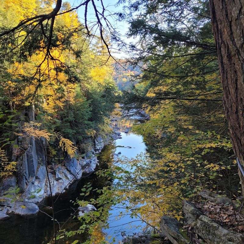 Where Exactly This Hidden Gorge Sits