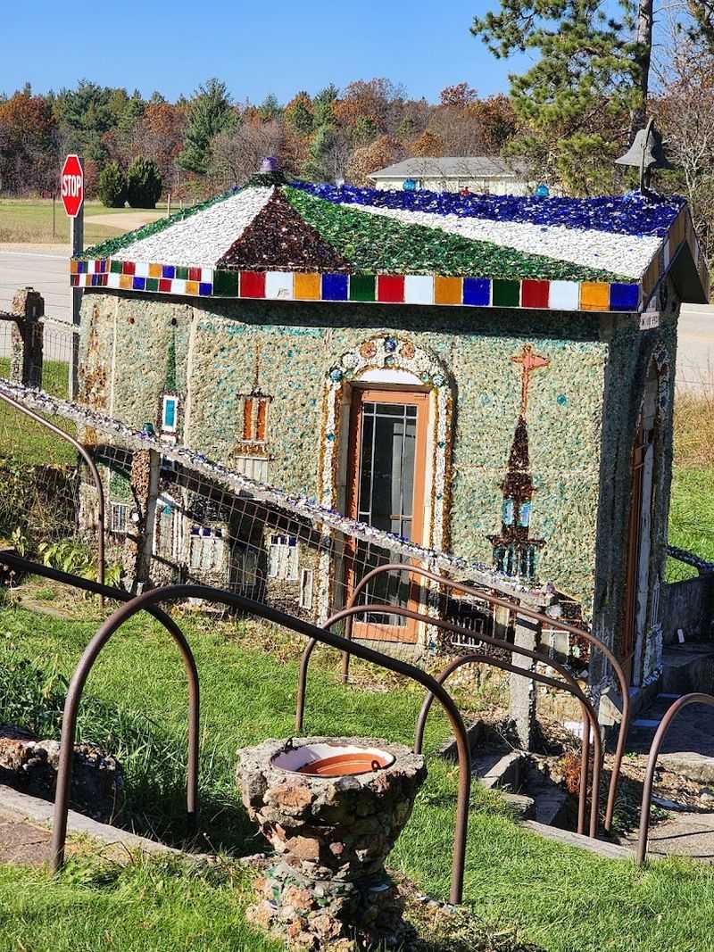 Where Exactly is This Glass-Covered Place Where Exactly is This Glass-Covered Place