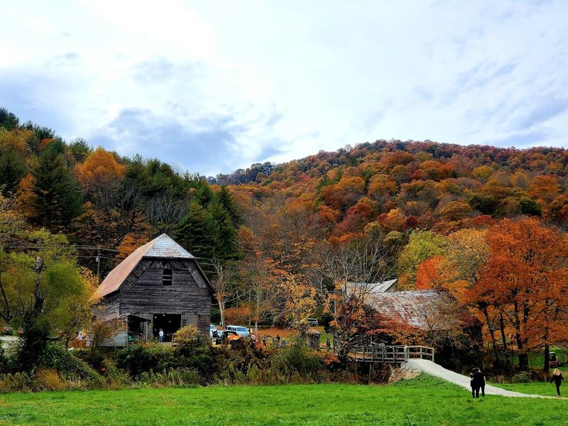 Where Valle Crucis Sits in the Mountains Where Valle Crucis Sits in the Mountains