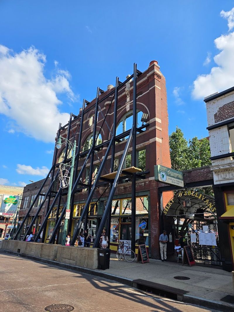 Where to Find This One-of-a-Kind Beale Street Bar Where to Find This One-of-a-Kind Beale Street Bar