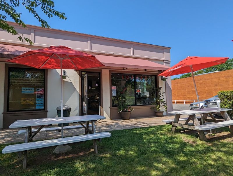 Why Luigi's Keeps Earning Its Stars Why Luigi's Keeps Earning Its Stars