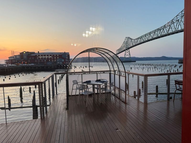 Why This Pier Restaurant Stays With You Long After You Leave Why This Pier Restaurant Stays With You Long After You Leave