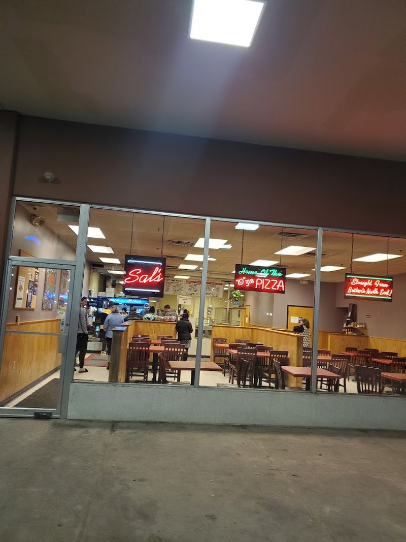 Why This Pizza Shop Feels Like It Belongs to Everyone Why This Pizza Shop Feels Like It Belongs to Everyone