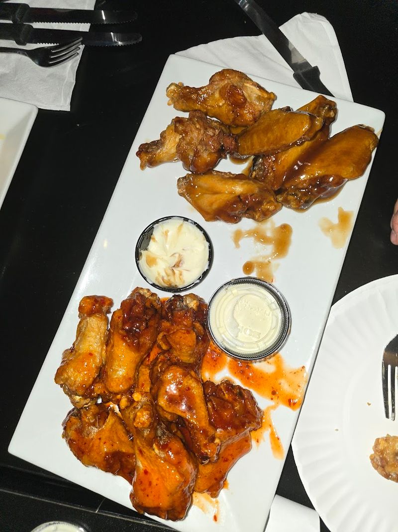 Wings Worth Ordering Alongside the Burger Wings Worth Ordering Alongside the Burger