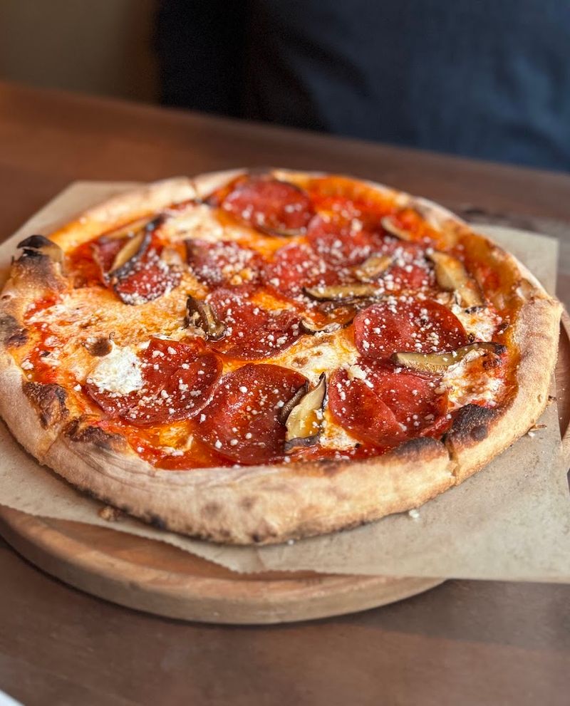 Wood-Fired Pizza That Earns Its Reputation
