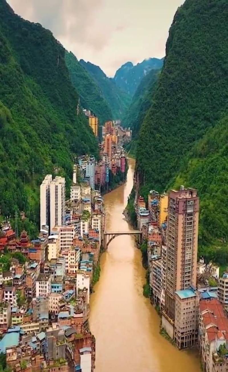 Yanjin, China