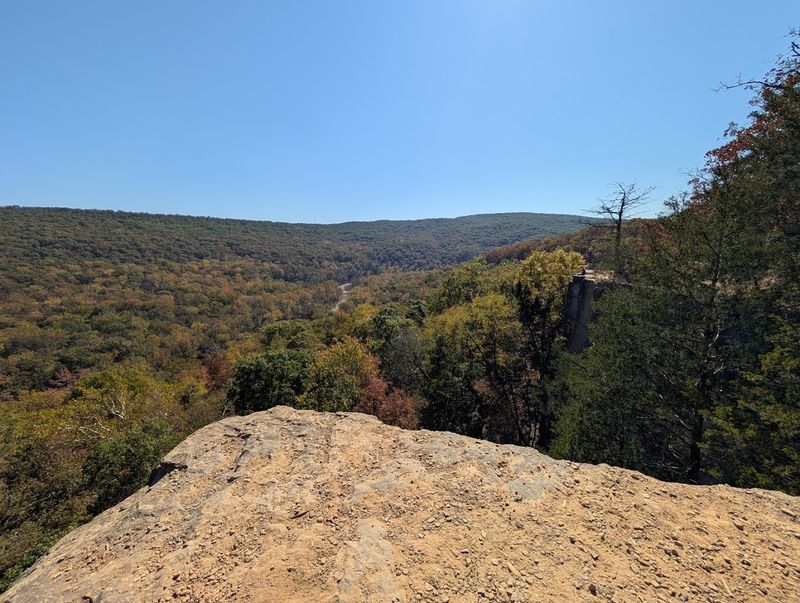 Yellow Rock Trail, Devil's Den State Park, Arkansas Yellow Rock Trail, Devil's Den State Park, Arkansas