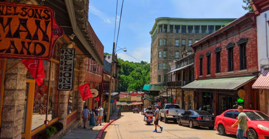 11 Arkansas Main Streets That Look Straight Out of a Movie