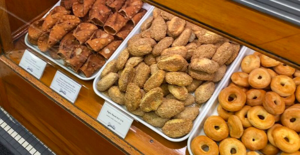 12 Bakeries That Still Make Cookies From Vintage Recipes