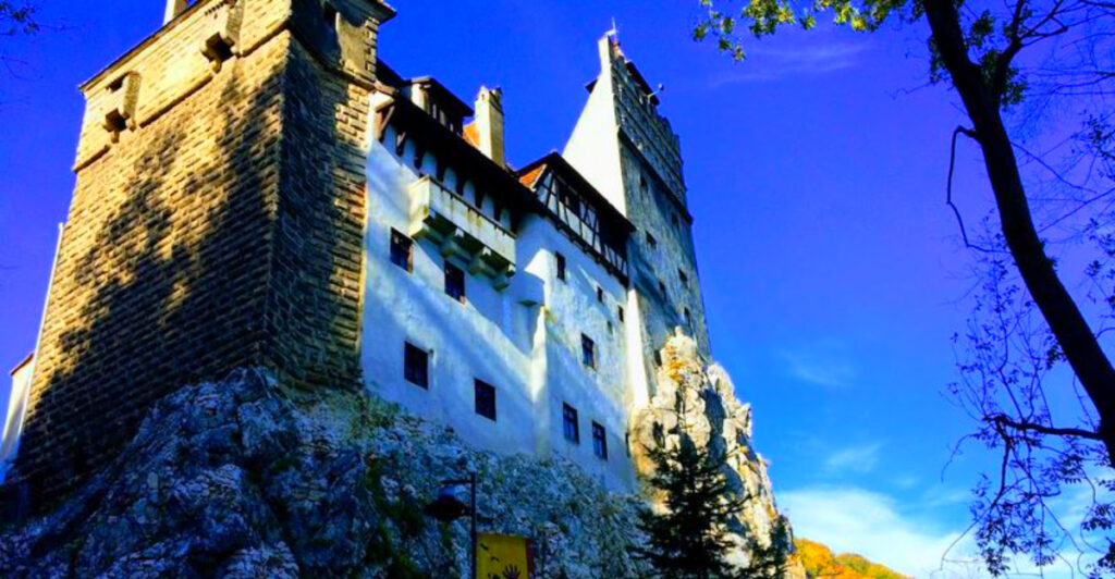 13 Historic Places That Inspired Ghost Stories