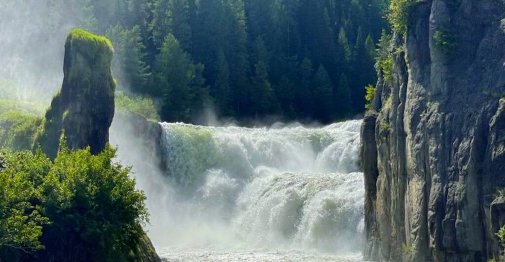 13 Idaho Waterfalls That Are Even More Beautiful in Person