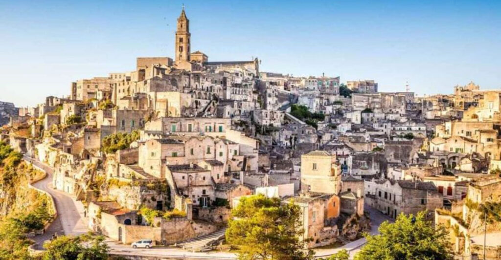 14 Historic Cities Built Into Cliffs And Mountainsides
