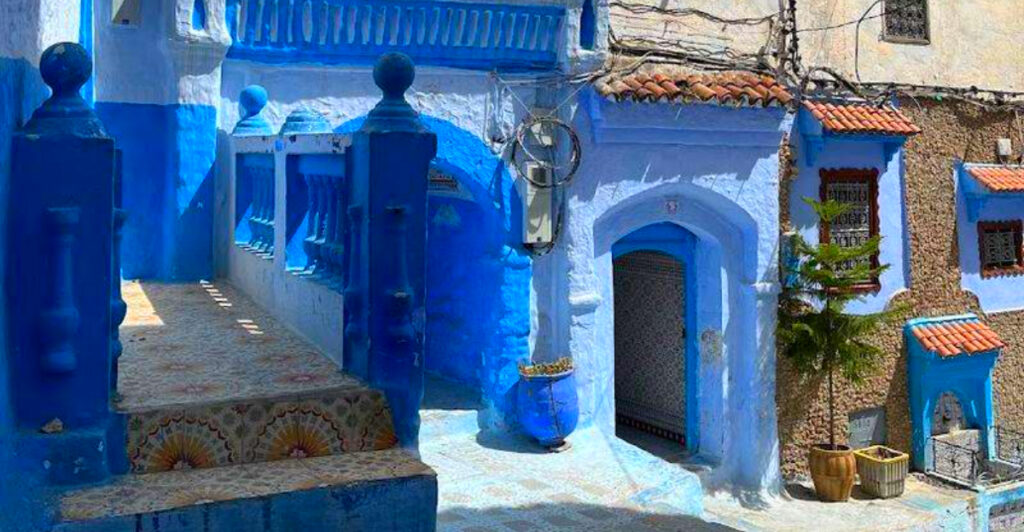 14 Places Where Homes Are Painted for Very Unusual Reasons
