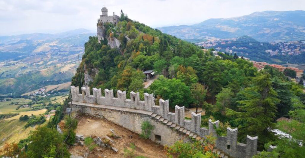 15 Countries Where People Live the Longest