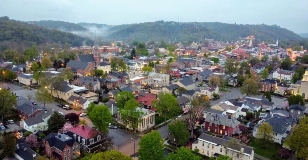 15 Historic Downtowns That Showcase the Best of Small-Town America