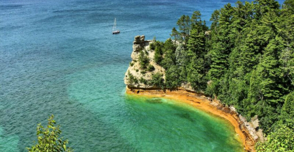 15 Of The Deepest Lakes In The U.S. That Feel Almost Bottomless