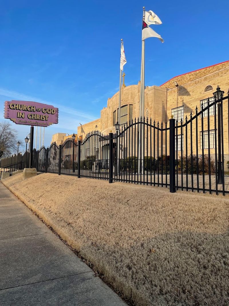 A Building That Rose from Community Sacrifice